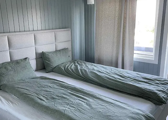 2 Bedrooms - Beautiful Near Centre